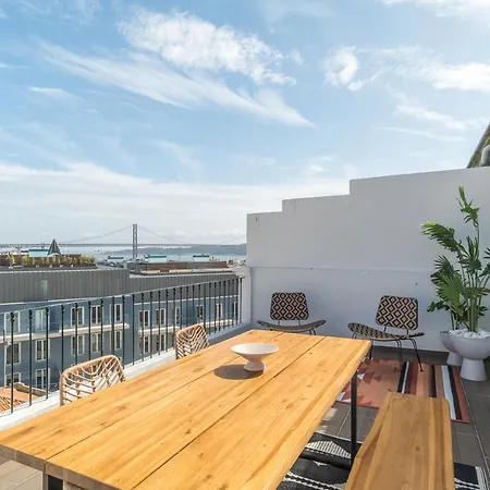 Apartment Casa Boma - Sunny With Private Balcony And Panoramic Bridge View - Ajuda I