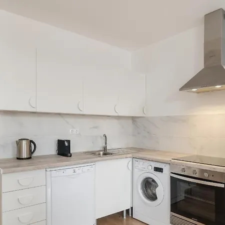 Apartamento Casa Boma - Sunny With Private Balcony And Panoramic Bridge View - Ajuda I